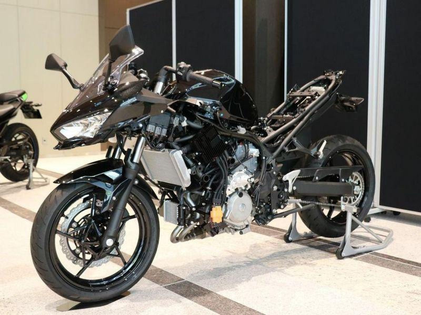 Kawasaki i Yamaha zajedno rade na vodoničnom agregatu