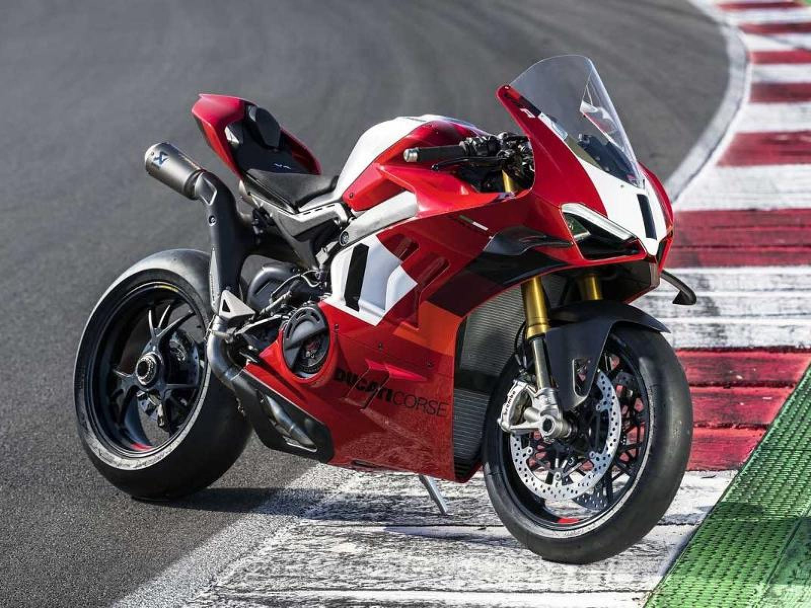 Ducati otkrio novi Panigale V4 R