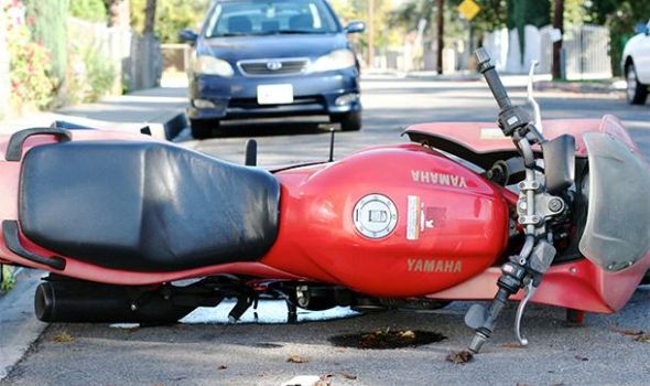 Saveti za bezbedno podizanje motocikla