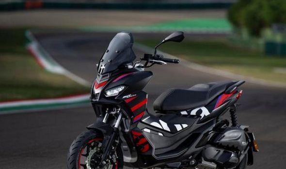 Aprilia SR GT Replica - skuter s MotoGP grafikom