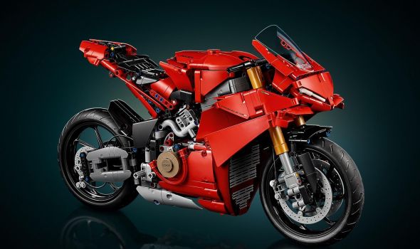 Ducati Panigale V4 S zvezda novog LEGO seta